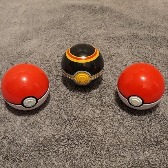 Set of 3 Clip N Go Pokemon Red and Black Pokeball Set - Picture 7 of 7